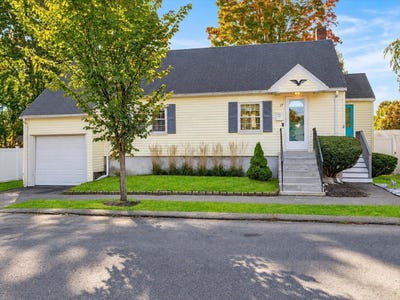 /international/us/17-hood-road-danvers-ma-110120558465/