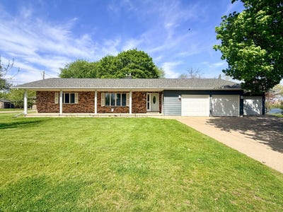 /international/us/615-lake-avenue-e-fulda-mn-110108344114/