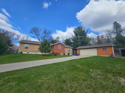 /international/us/e9351-dellwood-road-reedsburg-wi-110099863679/