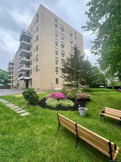 /international/us/35-stewart-mount-kisco-ny-110107856682/