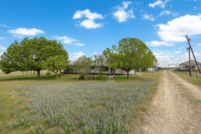 /international/us/2351-county-road-487-taylor-tx-110107264538/