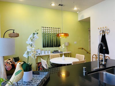 /international/us/877-silver-avenue-sw-albuquerque-nm-110108416118/