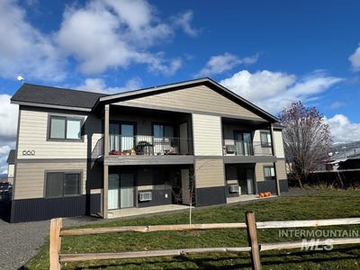 /international/us/660-virginia-st-new-meadows-id-110108653078/