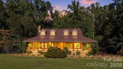/international/us/4013-carlton-drive-claremont-nc-110110375388/