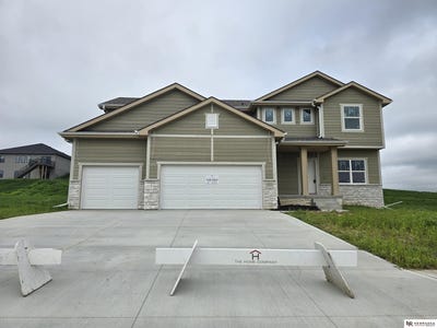 /international/us/10910-n-160-street-bennington-ne-110098660698/