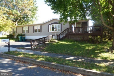 /international/us/244-w-6th-street-red-hill-pa-110120577457/