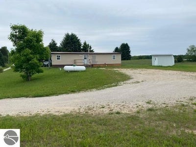 /international/us/1313-clous-road-kingsley-mi-110100217946/