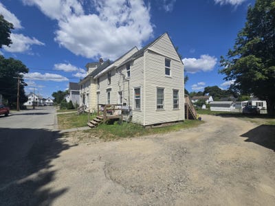 /international/us/14-maple-street-brewer-me-110101370938/?lang=en