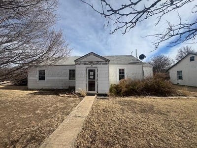 /international/us/410-maple-street-darrouzett-tx-110108858954/