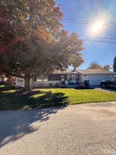 /international/us/8235-e-debra-drive-syracuse-in-110120689470/