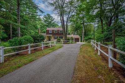 /international/us/380-quaker-st-northbridge-ma-110101423548/