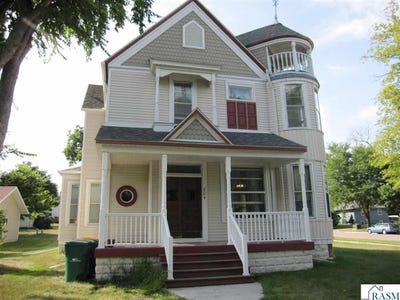 /international/us/804-s-4th-street-st-peter-mn-110106091895/