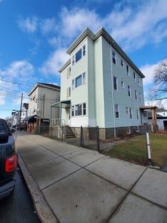 /international/us/1124-bedford-st-fall-river-ma-110107825192/