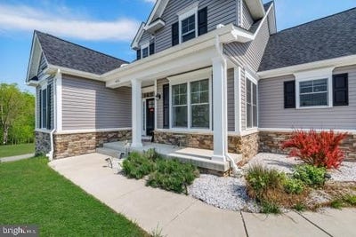 /international/us/16016-ambleside-court-hughesville-md-110099335313/
