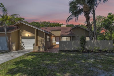 /international/us/23265-boca-club-colony-circle-boca-raton-fl-110098833828/
