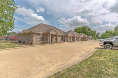 /international/us/1012-n-main-st-jonesboro-ar-110107389264/