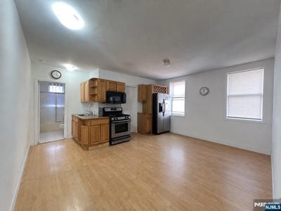 /international/us/201-45th-street-union-city-nj-110109040146/