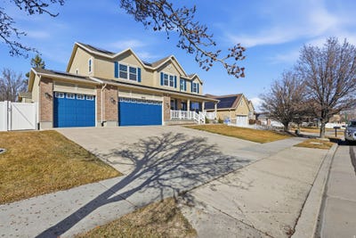 /international/us/13626-s-bluewing-way-riverton-ut-110105357545/
