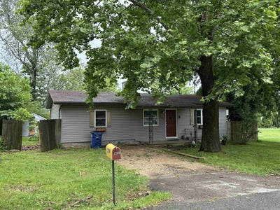 /international/us/1209-south-street-mountain-home-ar-110101239758/