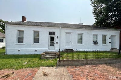 /international/us/410-n-main-street-red-bud-il-110094046627/?lang=zh-tw