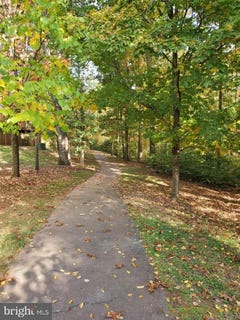 /international/us/14340-brookmere-drive-centreville-va-110100560793/