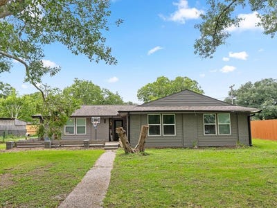 /international/us/910-7th-street-bay-city-tx-110101028304/