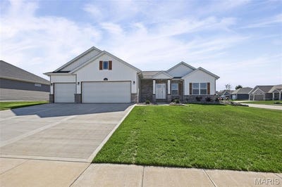 /international/us/8442-herrick-park-drive-troy-il-110120412224/