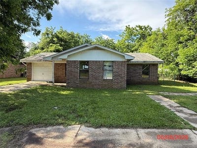 /international/us/1209-w-kiamichi-street-hugo-ok-110108397074/