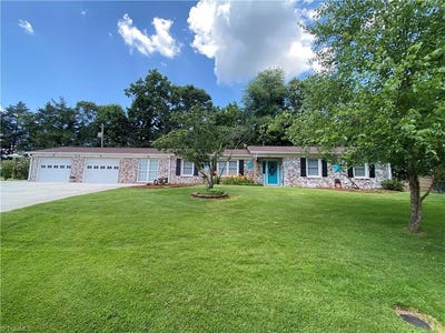 /international/us/2413-sandy-court-kernersville-nc-110100765249/