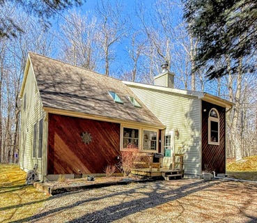 /international/us/1004-trout-lane-gouldsboro-pa-110098822515/