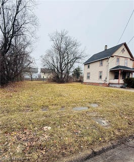 /international/us/apple-avenue-lorain-oh-110106119245/