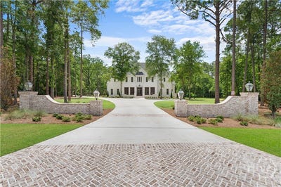 /international/us/30-forest-pine-drive-statesboro-ga-110108816593/
