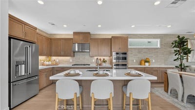 /international/us/324-bracken-irvine-ca-110120068287/