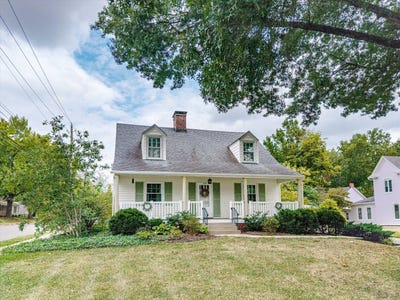 /international/us/838-court-street-fulton-mo-110110369257/