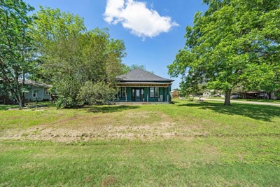 /international/us/604-avenue-b-lexington-tx-110107806197/