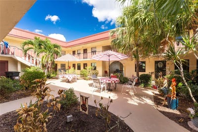 /international/us/66-boundary-boulevard-rotonda-west-fl-110104417173/