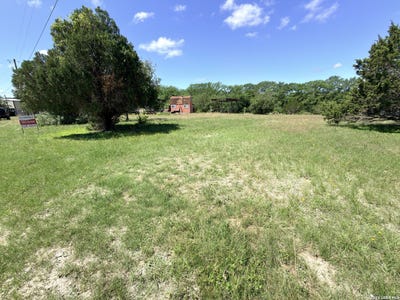 /international/us/664-river-bend-road-bandera-tx-110103431630/