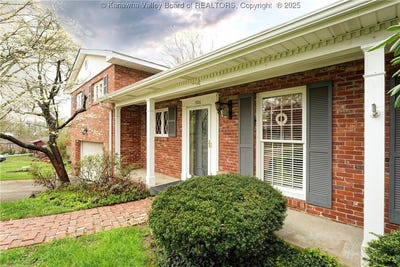 /international/us/906-hughes-drive-st-albans-wv-110098596489/