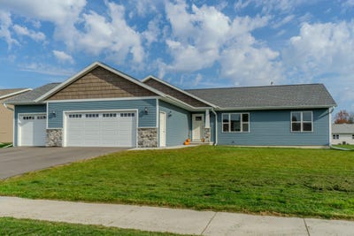 /international/us/8403-hinner-springs-drive-weston-wi-110120534068/