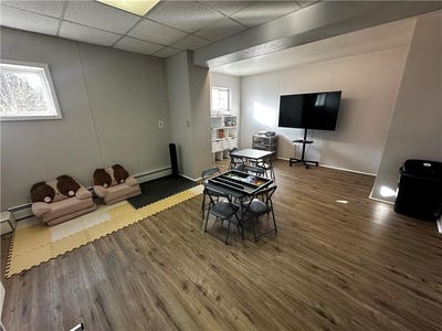/international/us/1542-main-street-west-warwick-ri-110102855464/