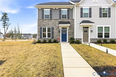 /international/us/2031-turtle-parkway-sandston-va-110105870205/