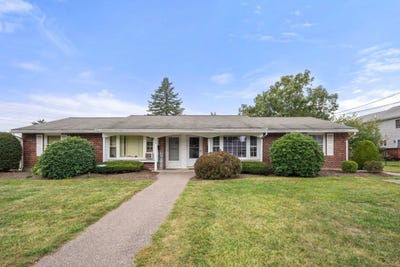 /international/us/290-belair-st-brockton-ma-110110373833/