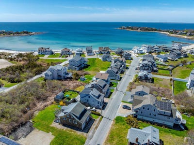 /international/us/134-silver-beach-avenue-north-falmouth-ma-110107701153/
