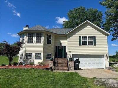 /international/us/130-shore-drive-edwardsville-il-110107652187/