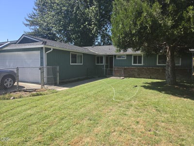 /international/us/421-morningside-street-medford-or-110108479885/