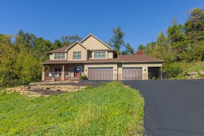 /international/us/908-87th-avenue-hudson-wi-110110332228/