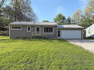 /international/us/1996-berger-avenue-stow-oh-110107746651/