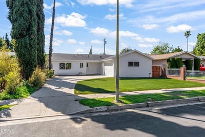 /international/us/8751-odessa-avenue-north-hills-ca-110098979719/