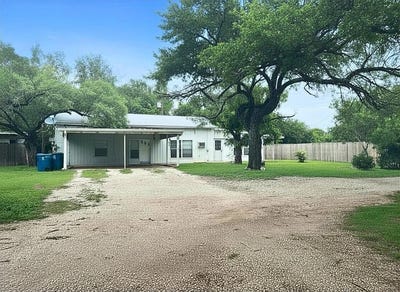 /international/us/610-s-guadalupe-st-kerrville-tx-110107851833/