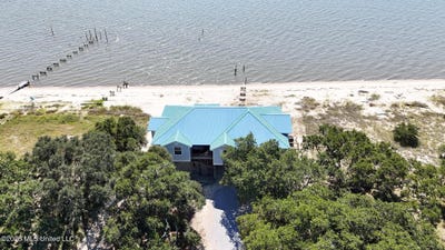 /international/us/8217-belle-fontaine-drive-ocean-springs-ms-110120095219/